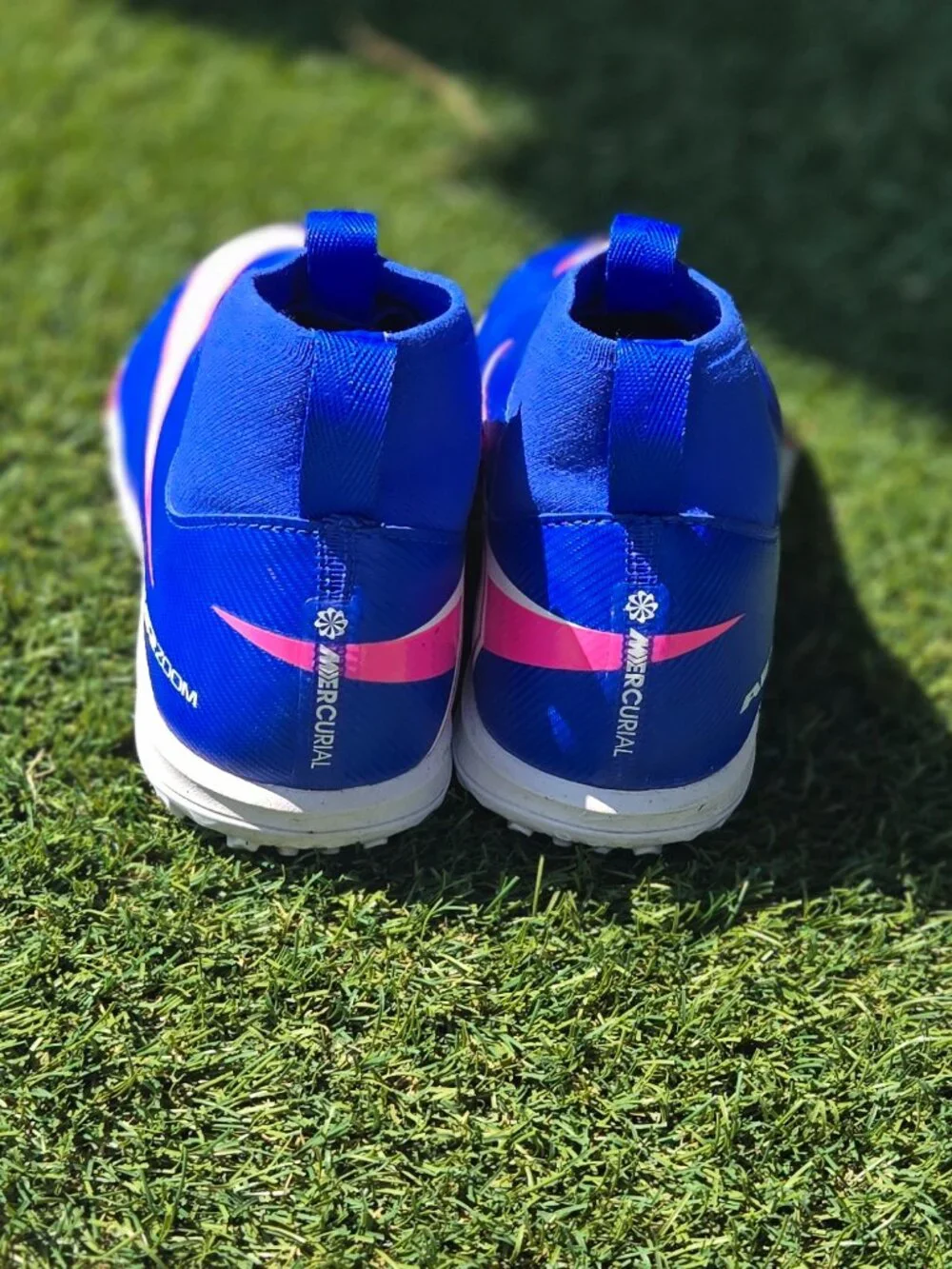 Nike Laceless Turf Soccer Shoes Blue White Pink Athletic Cleats Size - 3.5